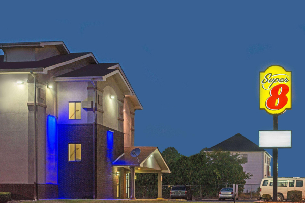 Best offers for Super 8 By Wyndham New Castle Delaware 