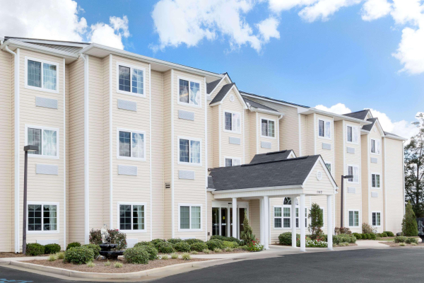 أفضل العروض ل Microtel Inn & Suites By Wyndham Ozark أوزارك 