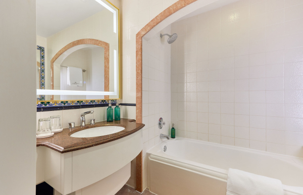 Best offers for British Colonial Nassau Old Town