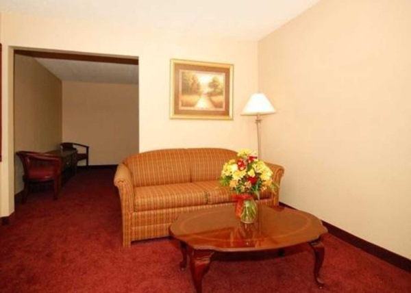 Best offers for Rodeway Inn Norfolk Norfolk