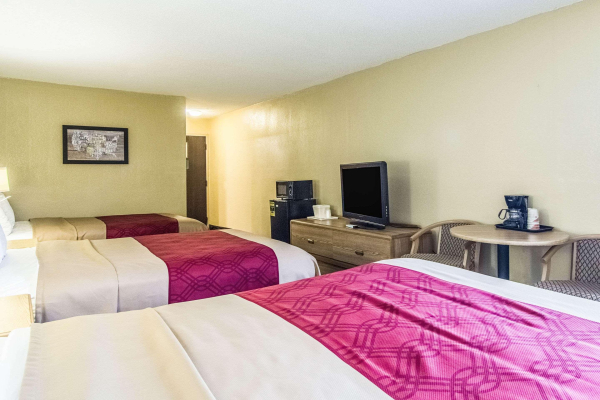 Best offers for Econo Lodge Darien Brunswick 