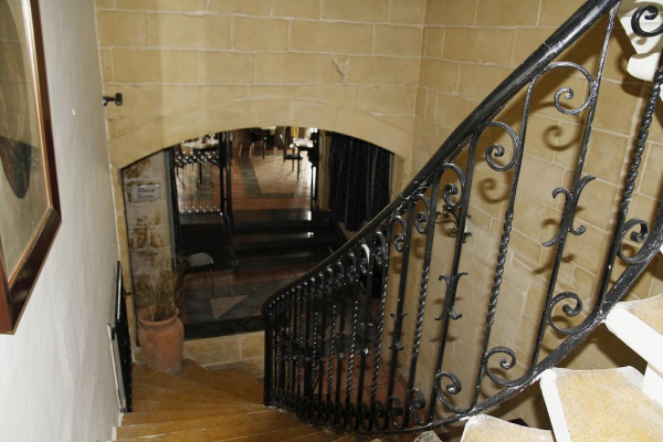 Best offers for Point De Vue Mdina