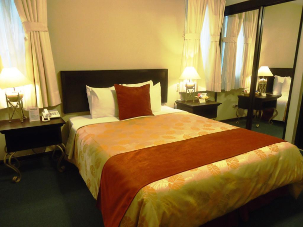 أفضل العروض ل ليون دي ورو انن اند سويتس ليما