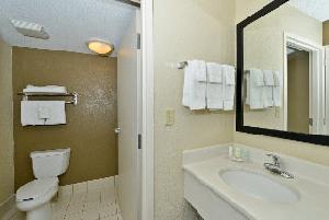 COMFORT INN & SUITES NEAR UNIVERSAL ORLANDO RESORT-CONVENTION CENTER