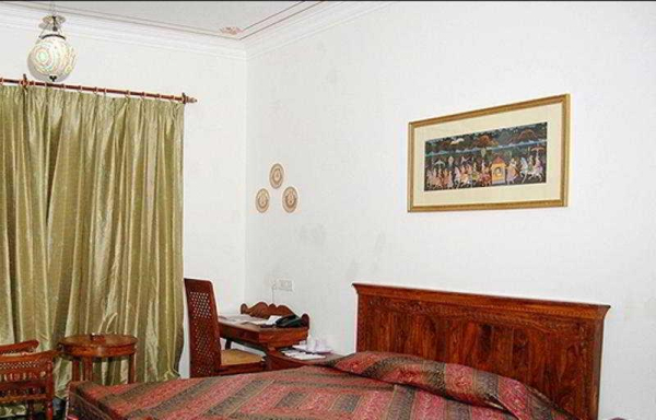 Best offers for Sara Vilas Mandawa