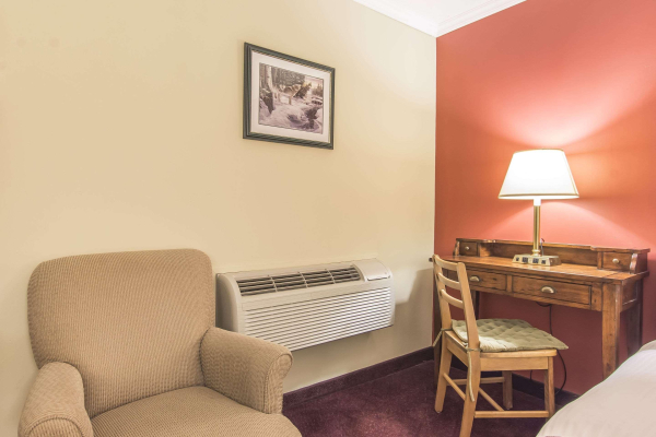 Best offers for Rodeway Inn King William Algonquin Park
