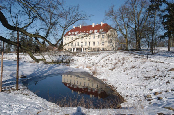 أفضل العروض ل GreenLine Hotel Schloss Rattey نيوبراندينبورج