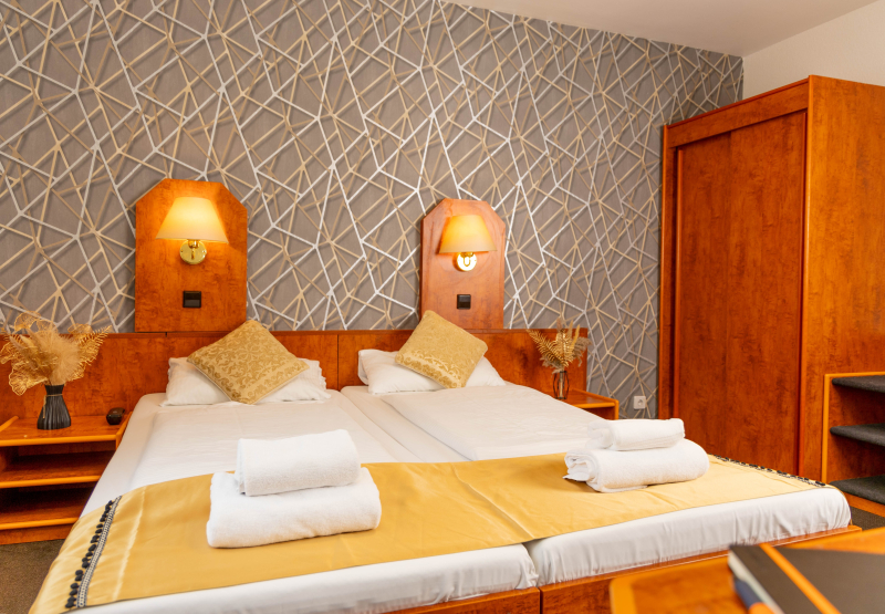 Best offers for Hotel Rossija Frankfurt