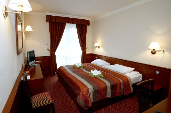 Best offers for Kodmon Heves Megye