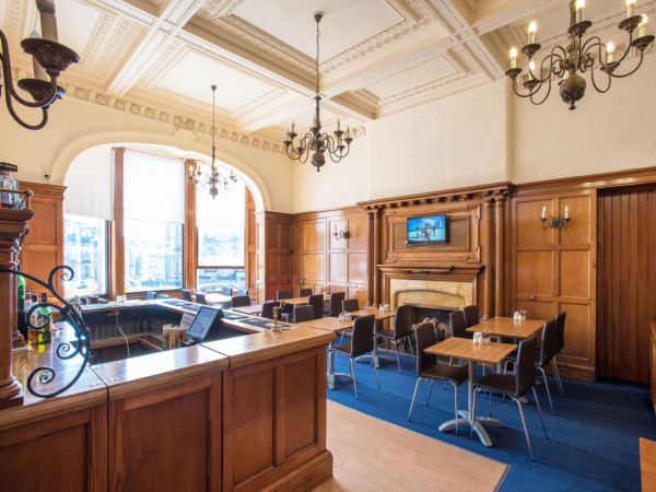 أفضل العروض ل  إدينبارف سيتي تشامبر