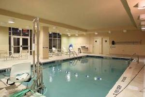 HAMPTON INN & SUITES-STATEN IS