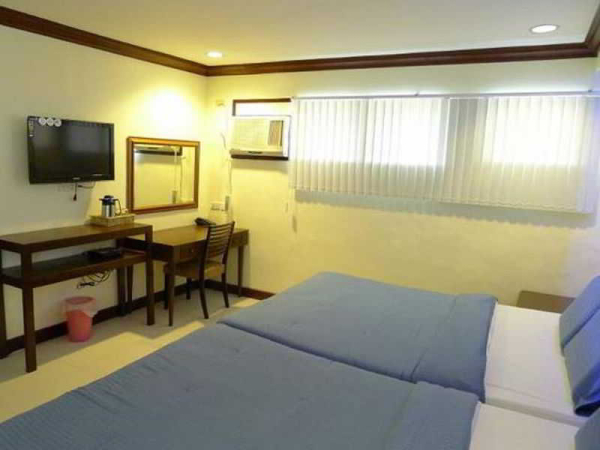 Best offers for BlueFins Resort Cebu 