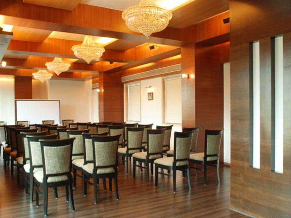 Best offers for Hotel Lerida Mumbai