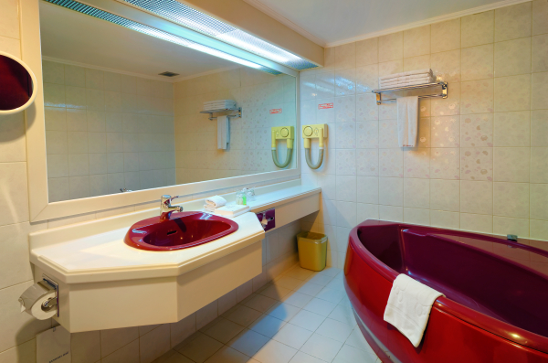 أفضل العروض ل Hotel Shangri-La Kota Kinabalu سبح