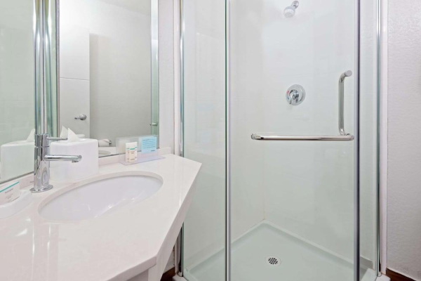 أفضل العروض ل هامبتونانارلاندو نير انيفرسال بلف/ينترناشنال در أورلاندو