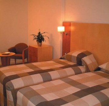 أفضل العروض ل فندق هوليرودابارت إيديمبورج