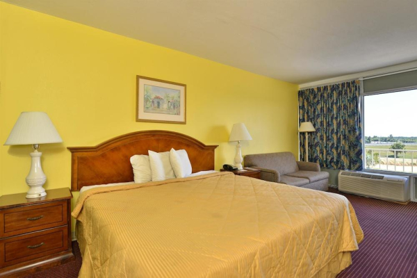 Best offers for AMERICAS BEST VALUE INN COCOA PORT CANAVERAL Cocoa