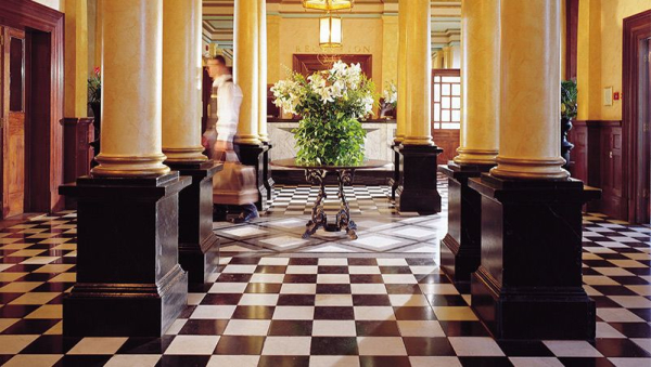 أفضل العروض ل داوبلتري باى هيلتون تشلتنهام ليتل ويتكومب