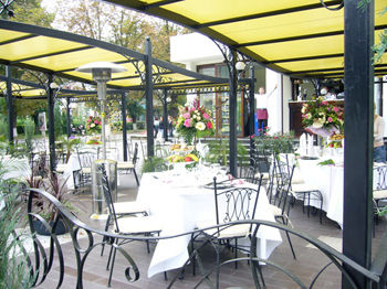 أفضل العروض ل فندق رابسوديا سيتى سنتر بوتوساني