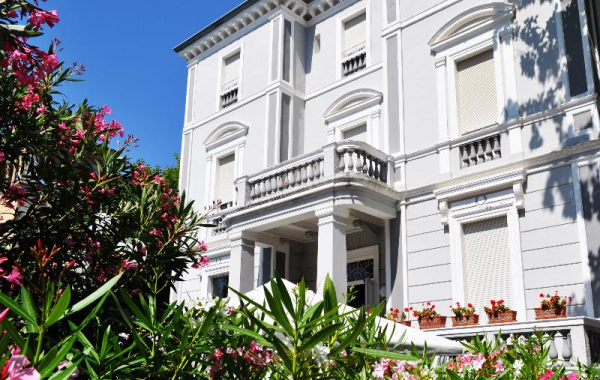 أفضل العروض ل فندق ايسدرا ريميني