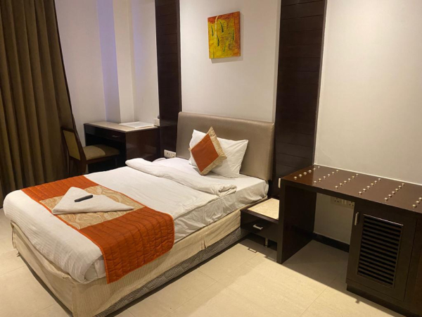 Best offers for Le Roi Delhi @ New Delhi Railway Station New Delhi