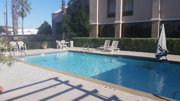 أفضل العروض ل هامبتونان هاوستون - بروخولوو هيوستون