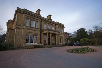 أفضل العروض ل OULTON HALL ليدس 