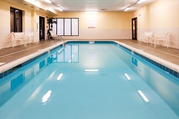 أفضل العروض ل هوليدايان ايكسبرس كنوكسفيل-ستروبري بلينس كنوكسفيل 