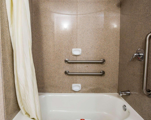 Best offers for Econo Lodge Inn & Suites Beaumont Beaumont