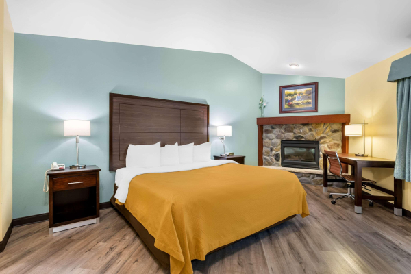 Best offers for Econo Lodge Inn & Suites Eau Claire