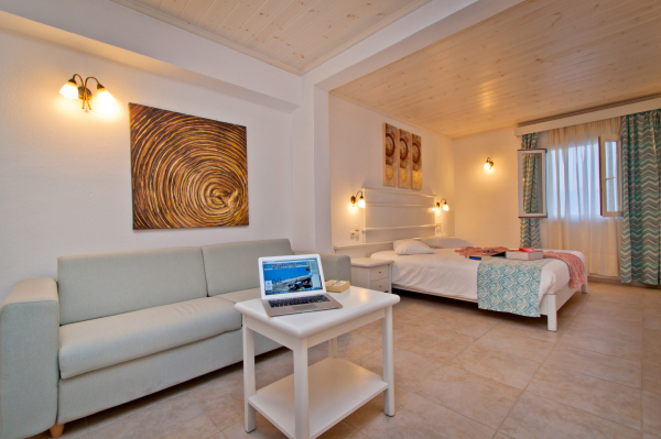 Best offers for Yiannaki Mikonos