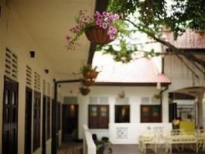 Courtyard Boutique