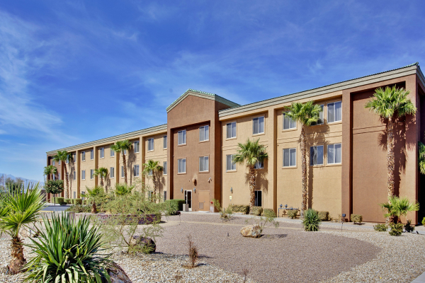 أفضل العروض ل Holiday Inn Express Las Vegas-Nellis نورذ لاس فجاس 