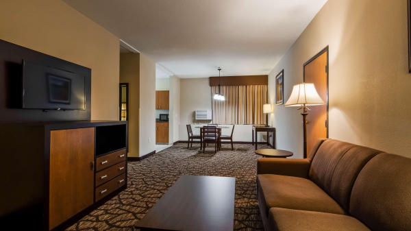 أفضل العروض ل Best Western Plus Vancouver Mall Dr. Hotel & Suite فانكوفر 