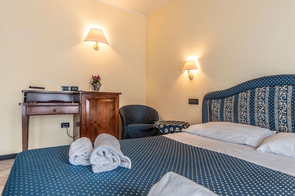 Best offers for Yachting Hotel Mistral Lago de Garda