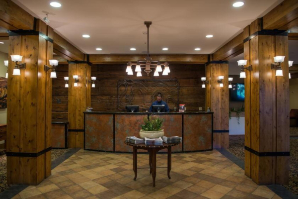 أفضل العروض ل The Lodge at Mountaineer Square كرستد بوت 