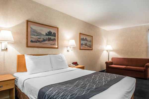 Best offers for Econo Lodge Inn & Suites Lake Of The Ozarks Osage Beach