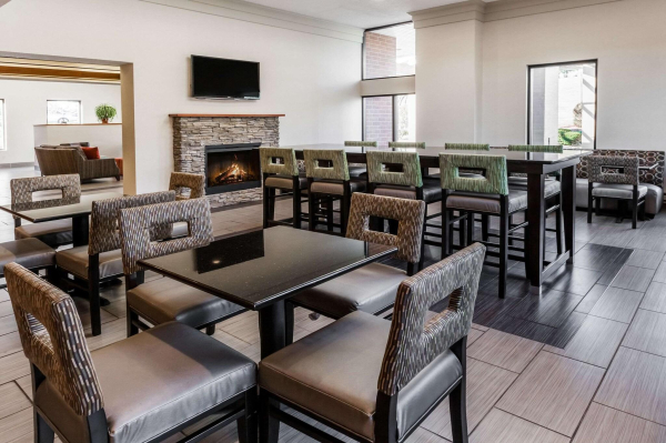 أفضل العروض ل وينجات باى ويندهام كانتون/هاولاف فام كانتون