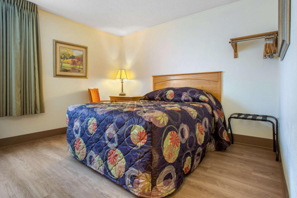 Best offers for Rodeway Inn Asheville 