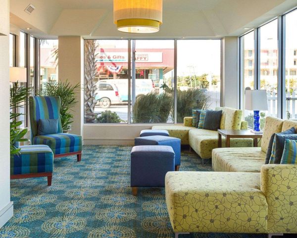 أفضل العروض ل ككومفورت سيويتس بيتشفرونت تشسابيك 