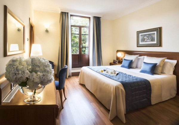 Best offers for PONTE SISTO Via Vittorio Veneto