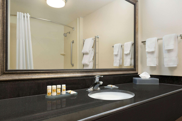 أفضل العروض ل لا كينتا ان اند سويتس فرسنو نو فرسنو 