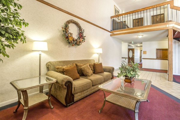 Best offers for Econo Lodge Inn & Suites Sandy Sandy