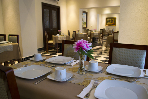 أفضل العروض ل بلاثا كولونيال تشامبوثون