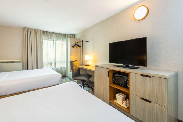 أفضل العروض ل Comfort Inn Hwy 401 - Kingston كينجستون