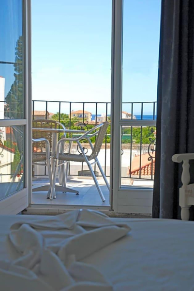 Best offers for Amanda Karlovasi