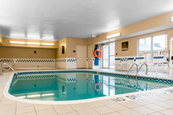 Best offers for Comfort Suites Terre Haute University Area Indianapolis 