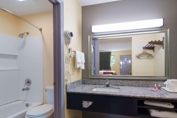 Best offers for Econo Lodge Battleboro North Raleigh 