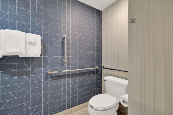 أفضل العروض ل Spark By Hilton Plymouth دترويت 