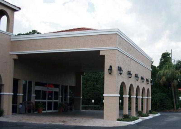 أفضل العروض ل Clarion Inn & Conference Center (form Holiday Inn) جينسفيل